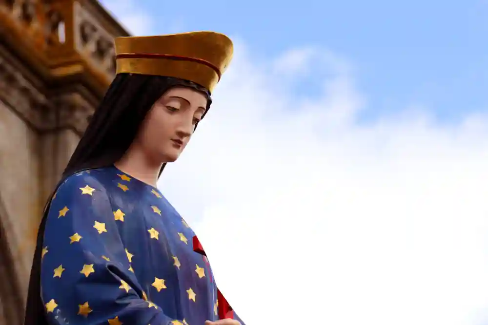 Statue de la Vierge de Pontmain