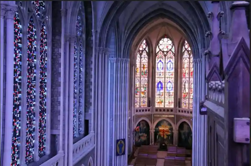 basilique intérieure Pontmain